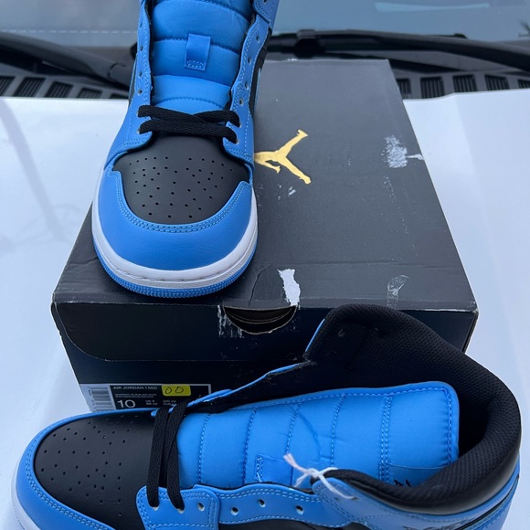 Air Jordans,1 mid high top university blue w/black & with white brand new box. - Picture 5 of 12
